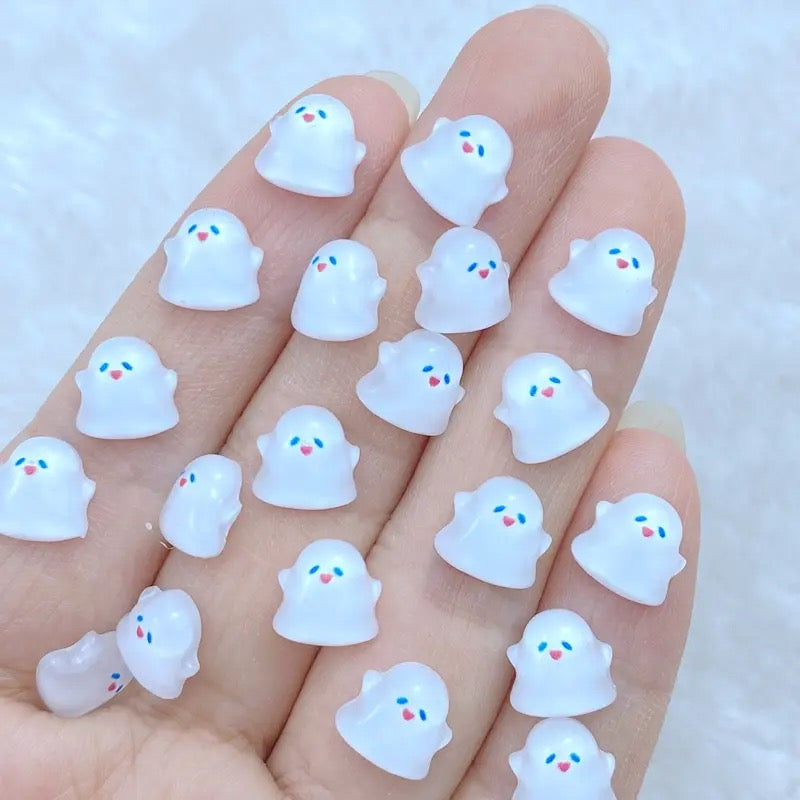 Chubby Ghost Nail Charms